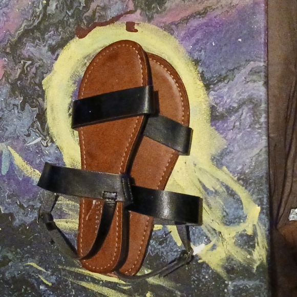 Sandals - Picture 2 of 4